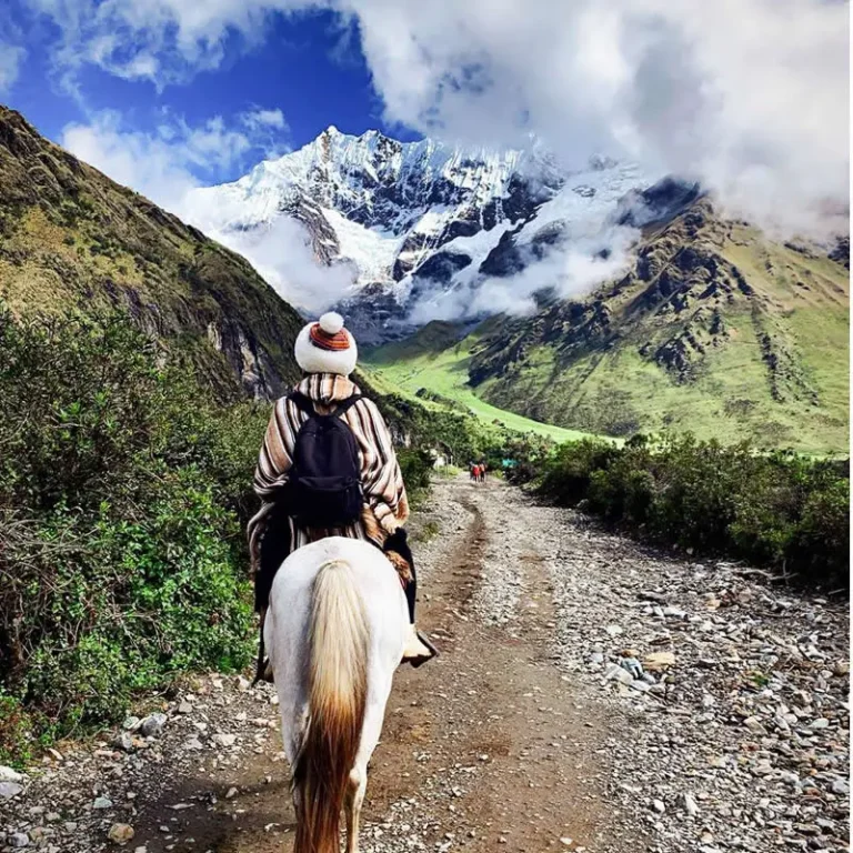 humantay lake horse riding